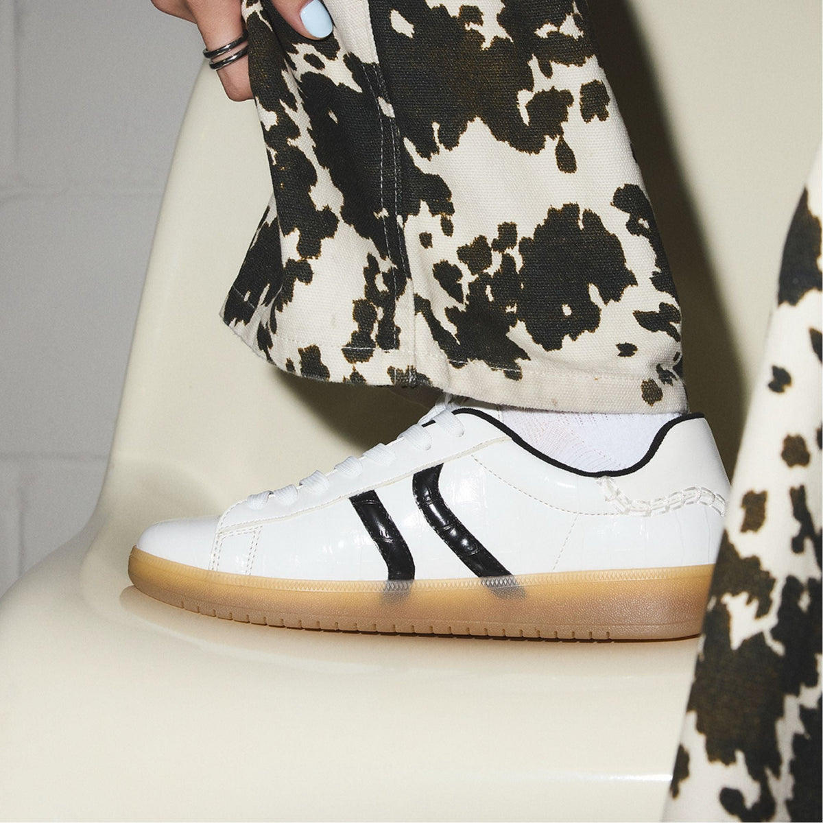 Chicsneaker2 White/Black Women's Low top sneakers - Sneaker, Cup sole | Aldo
