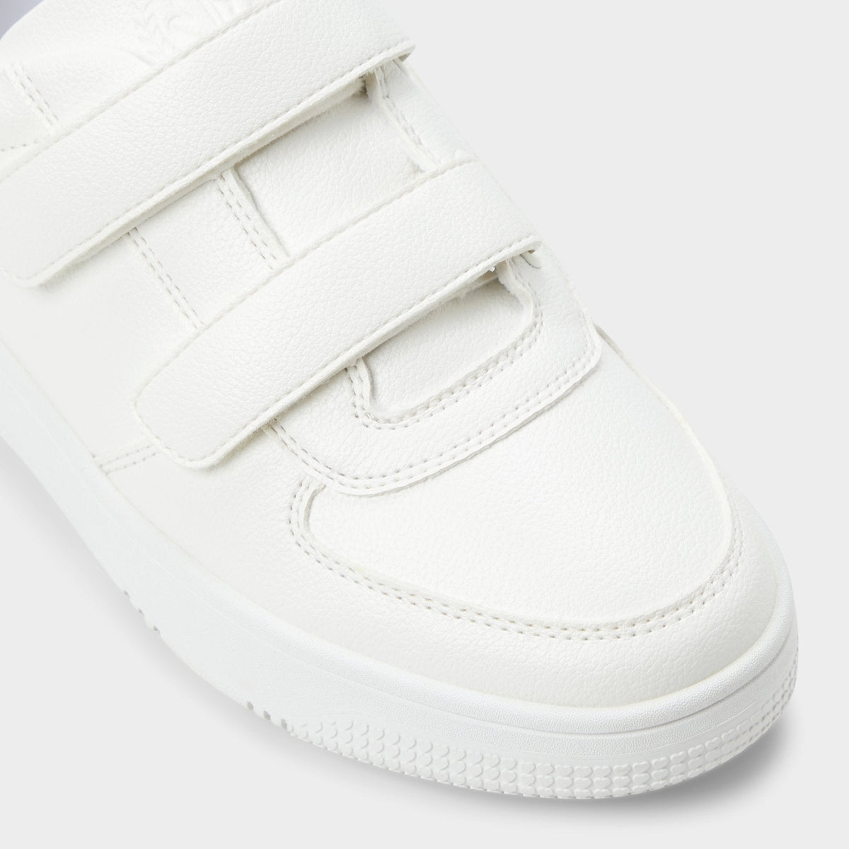 24-7kicks White Combo Women's Low top sneakers - Jogger sneaker, Platform | Aldo