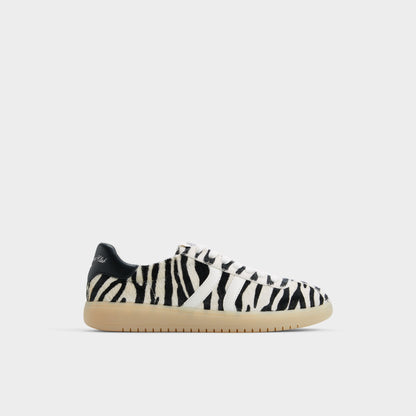 Chicsneaker White/Black Women's Aldo Sport Club - Low top sneaker, Cup sole | Aldo