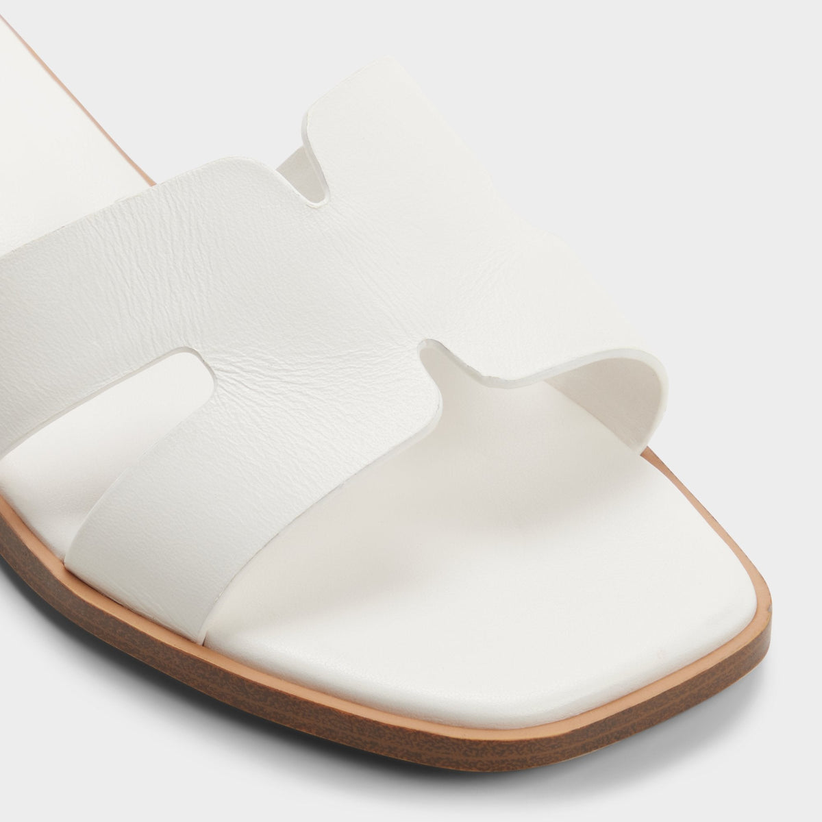 Itsandalb in White - Slide sandal | Aldo