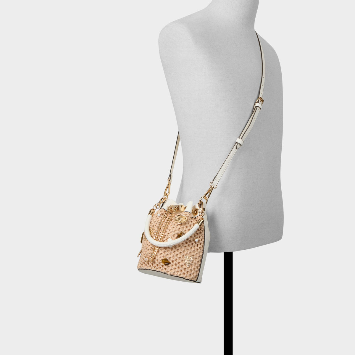 Shellinax in Natural - Bucket bag | Aldo