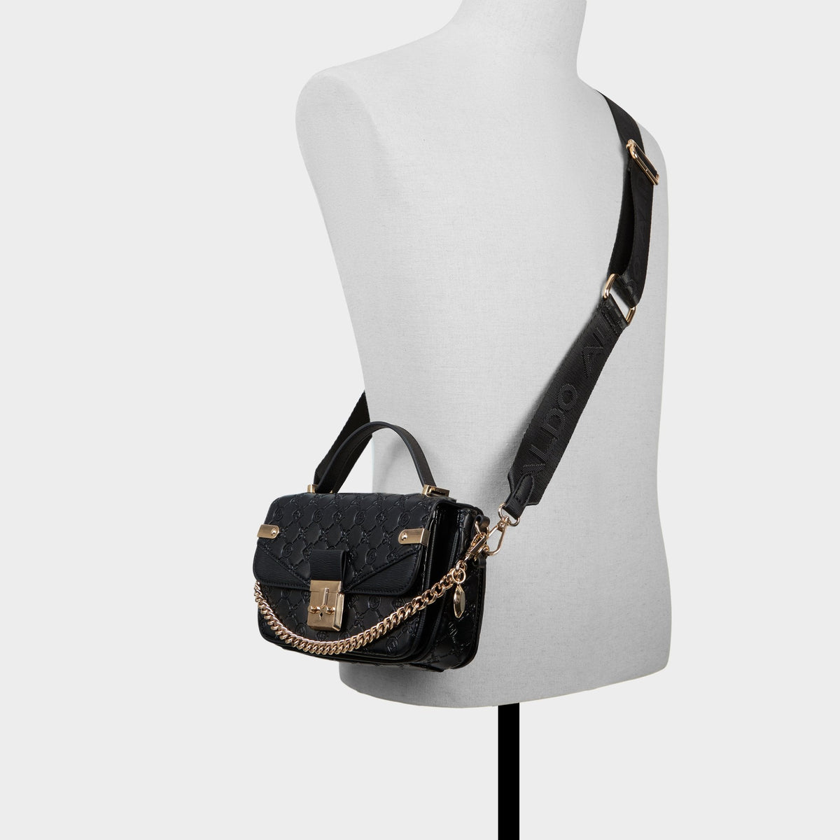 Dallannaax in Black - Crossbody bag | Aldo