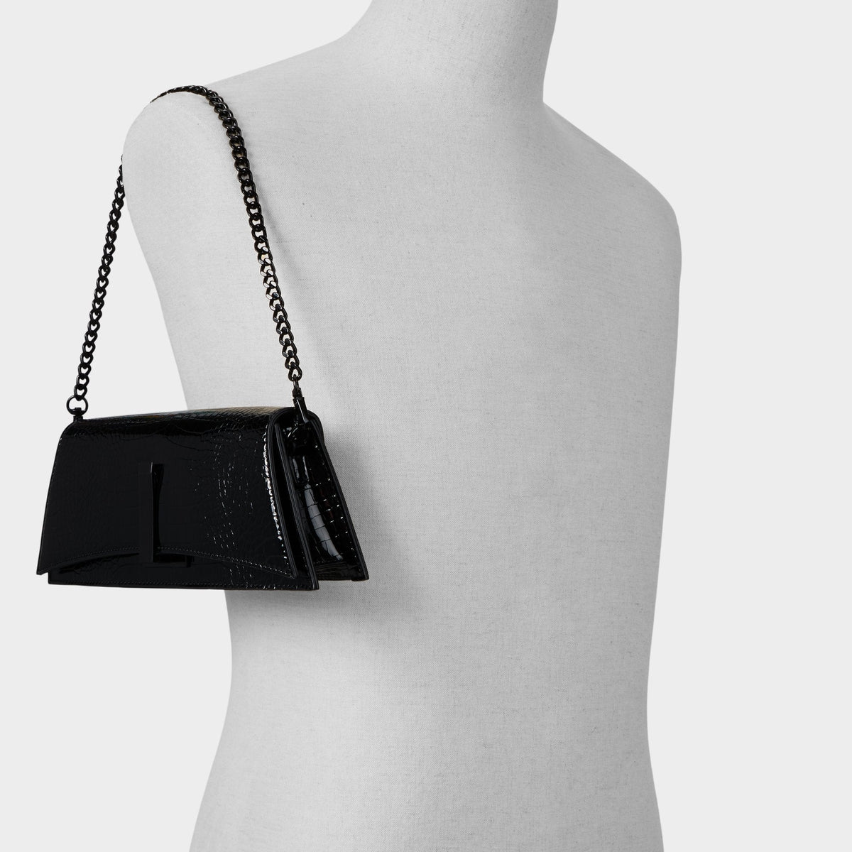 Mmychaelaa in Black - Clutch | Aldo