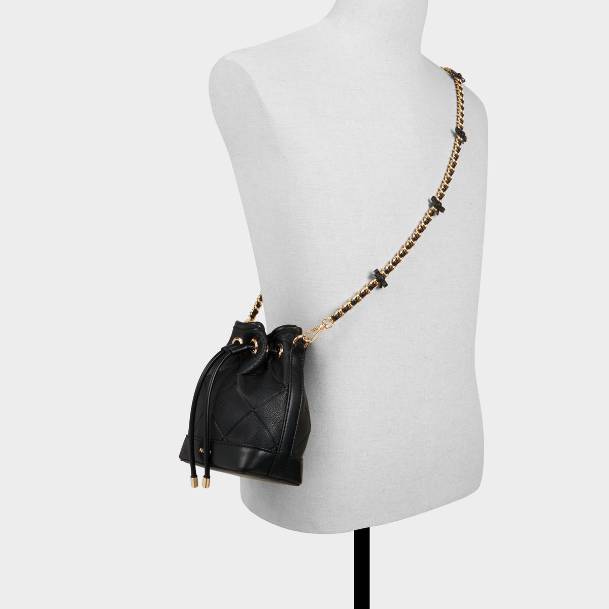 Elynnaa in Black - Bucket bag | Aldo