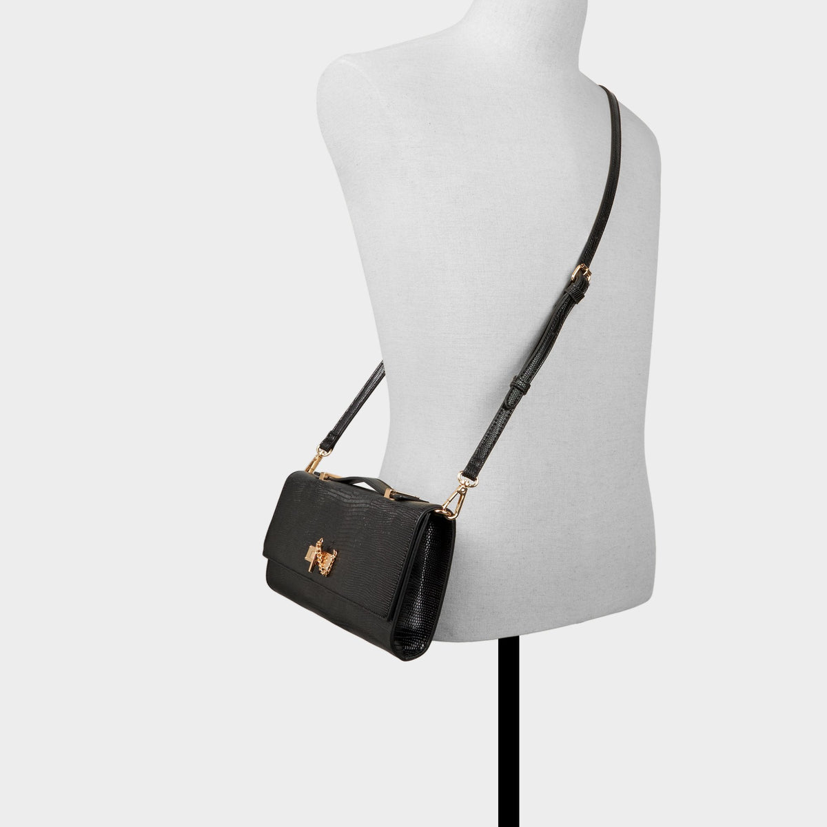 Rouxx in Black - Clutch | Aldo