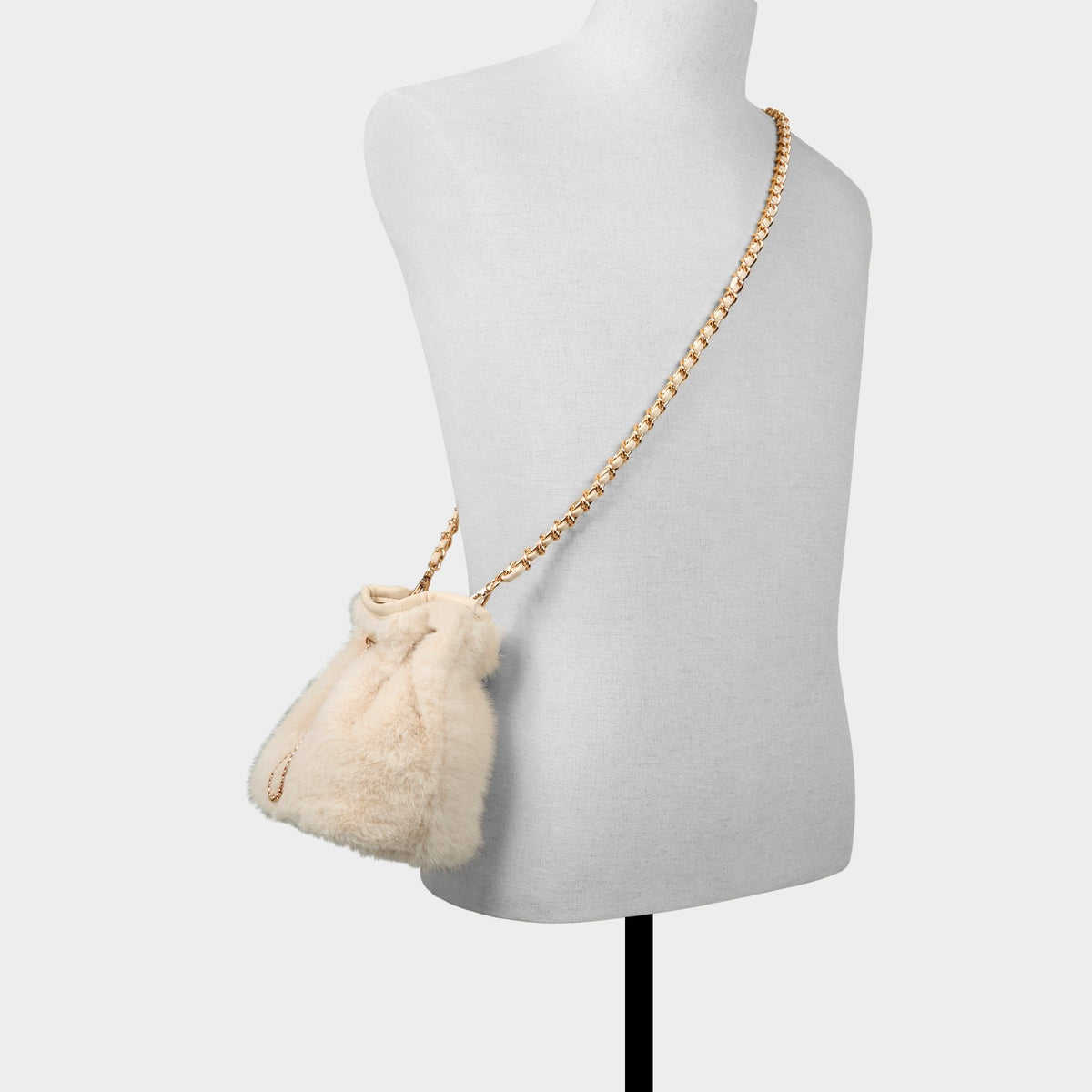 Ilynnaa in Other White - Bucket bag | Aldo