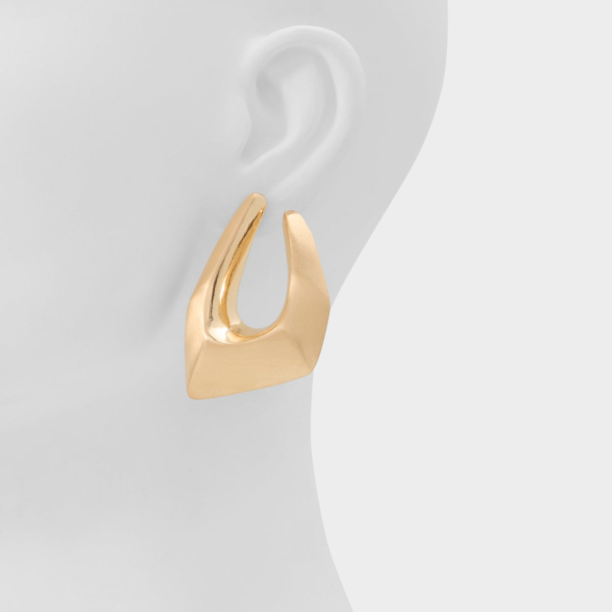 Ellabella in Gold - Statement earrings | Aldo
