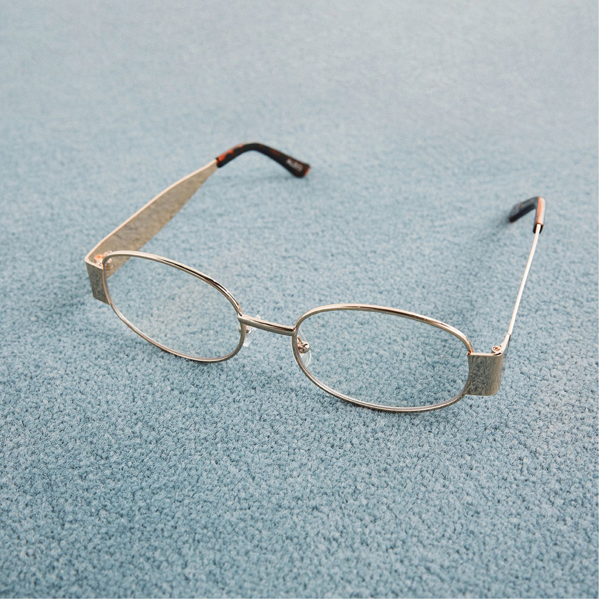 Nulin in Gold - Non-prescription reading glasses | Aldo