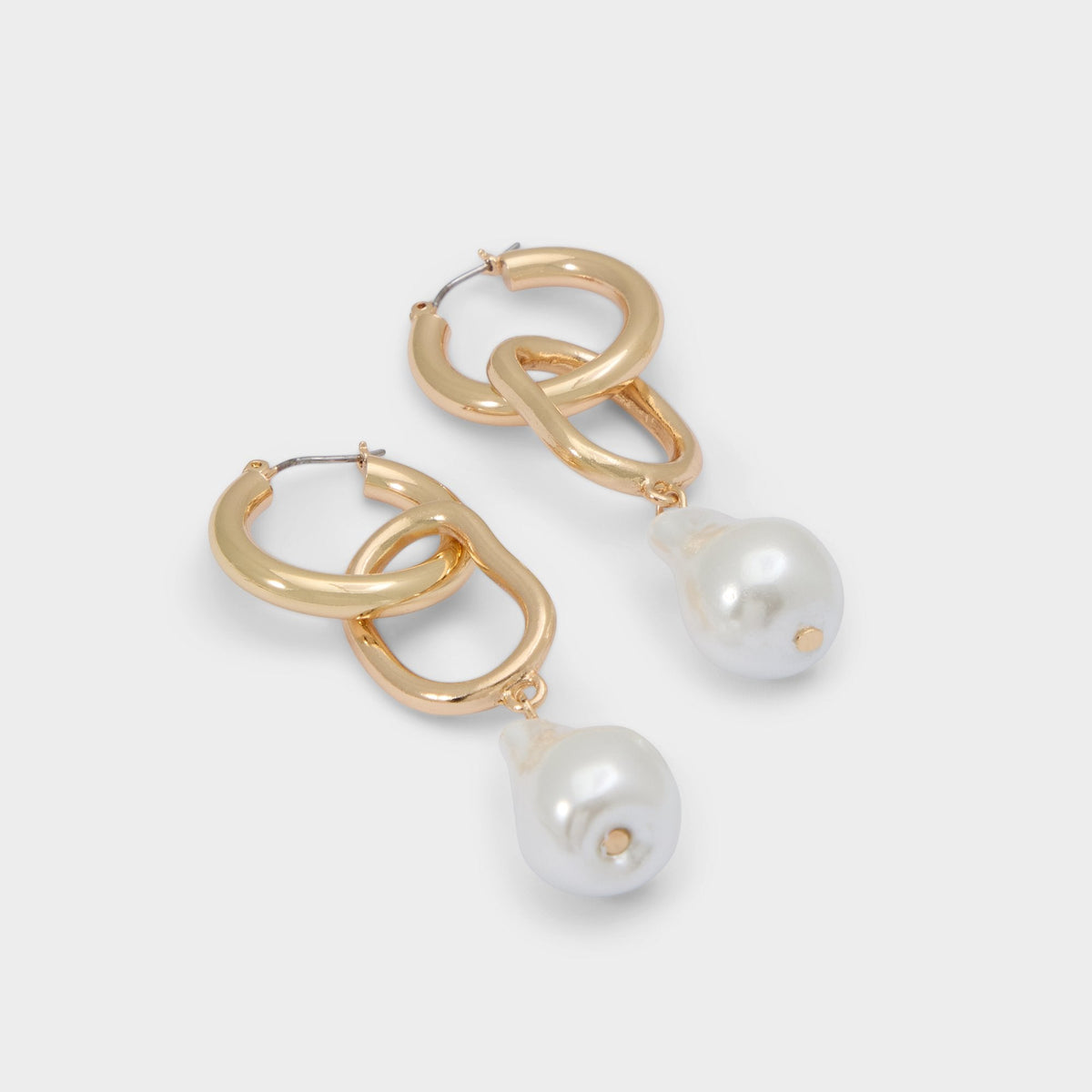 Sloanne in Gold - Hoop earrings | Aldo