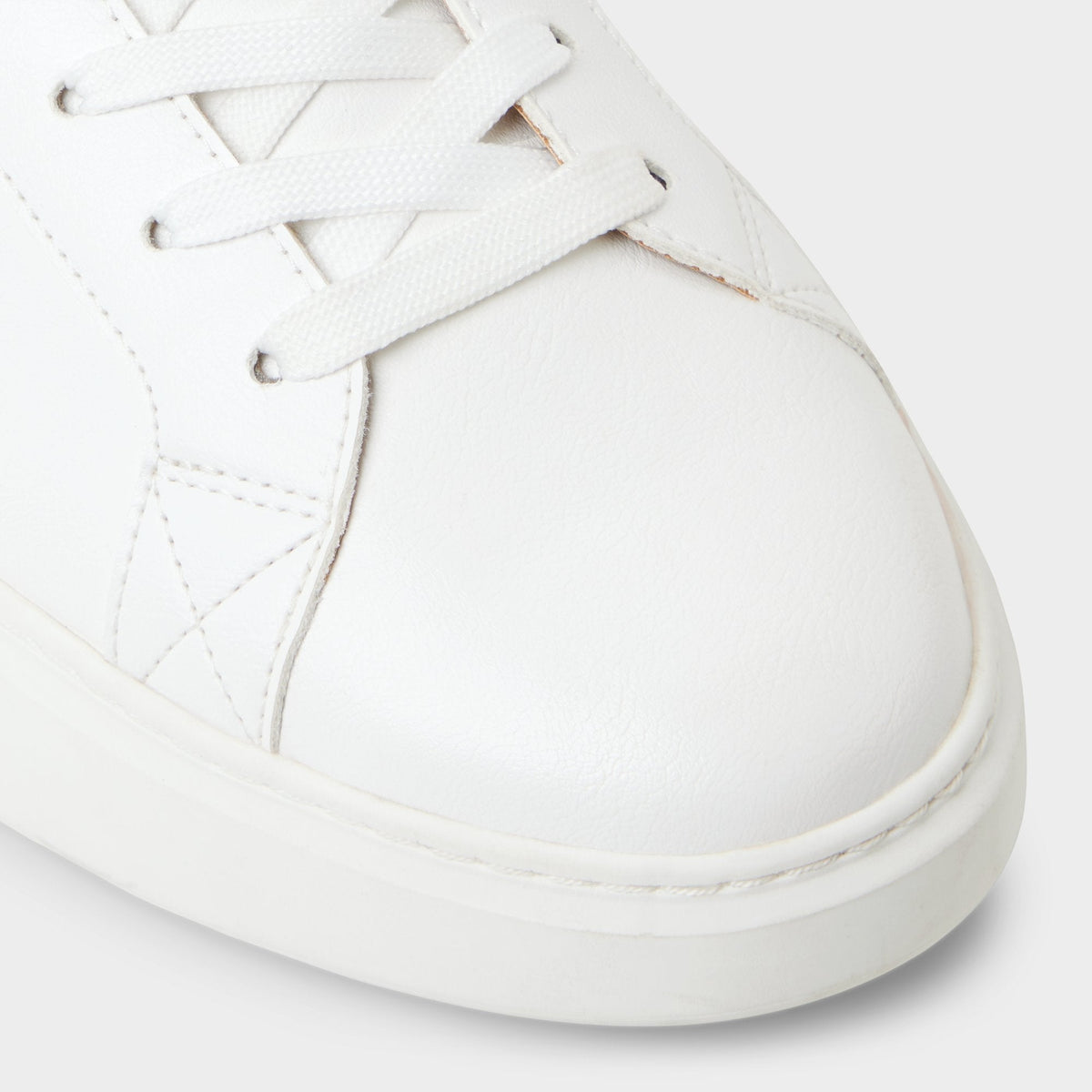 Toddy in White - Low top sneaker | Aldo